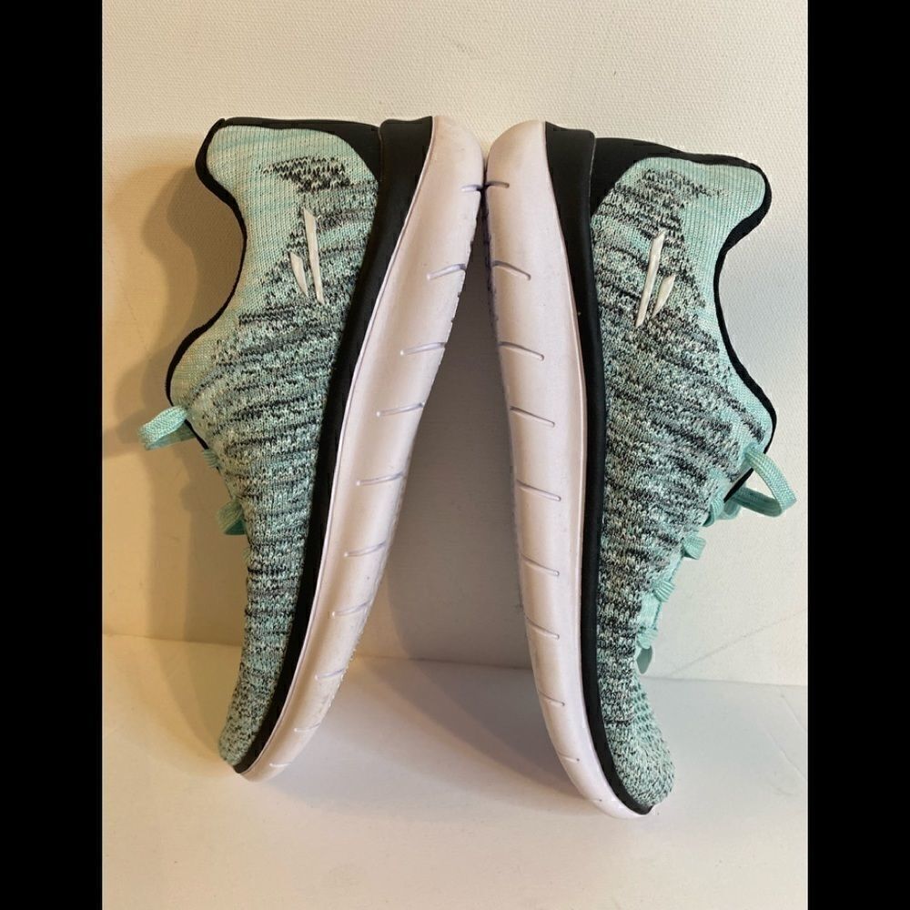 💥 Women’s Speedknit Sneaker Lace -Up Athletic Size : 5